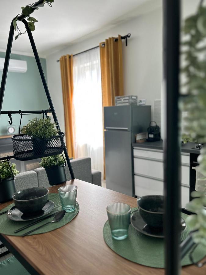 Sophie'S Urban Nest Apartment Miskolc Exterior photo